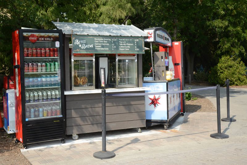 Bites n Brews refreshment station at Brookfield Zoo Chicago